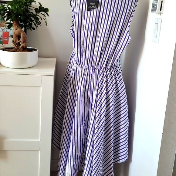 Mlle Gabrielle Size M Striped Dress White Purple Asymmetrical 💜 - Picture 8 of 10